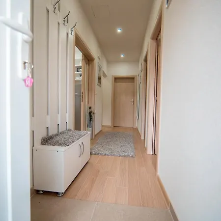 Apartman Lucija *